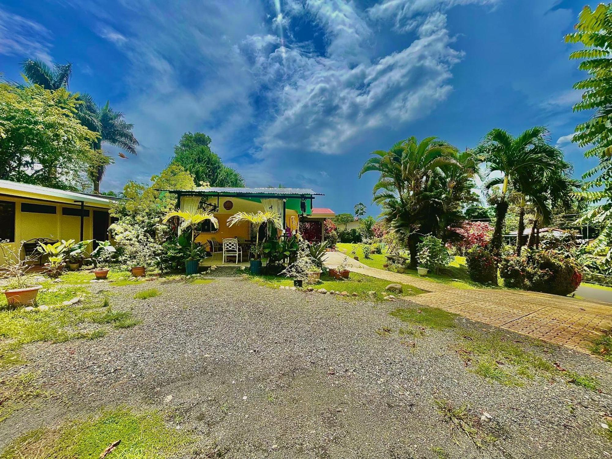 Hotel Tierra De Volcanes La Fortuna Exterior foto