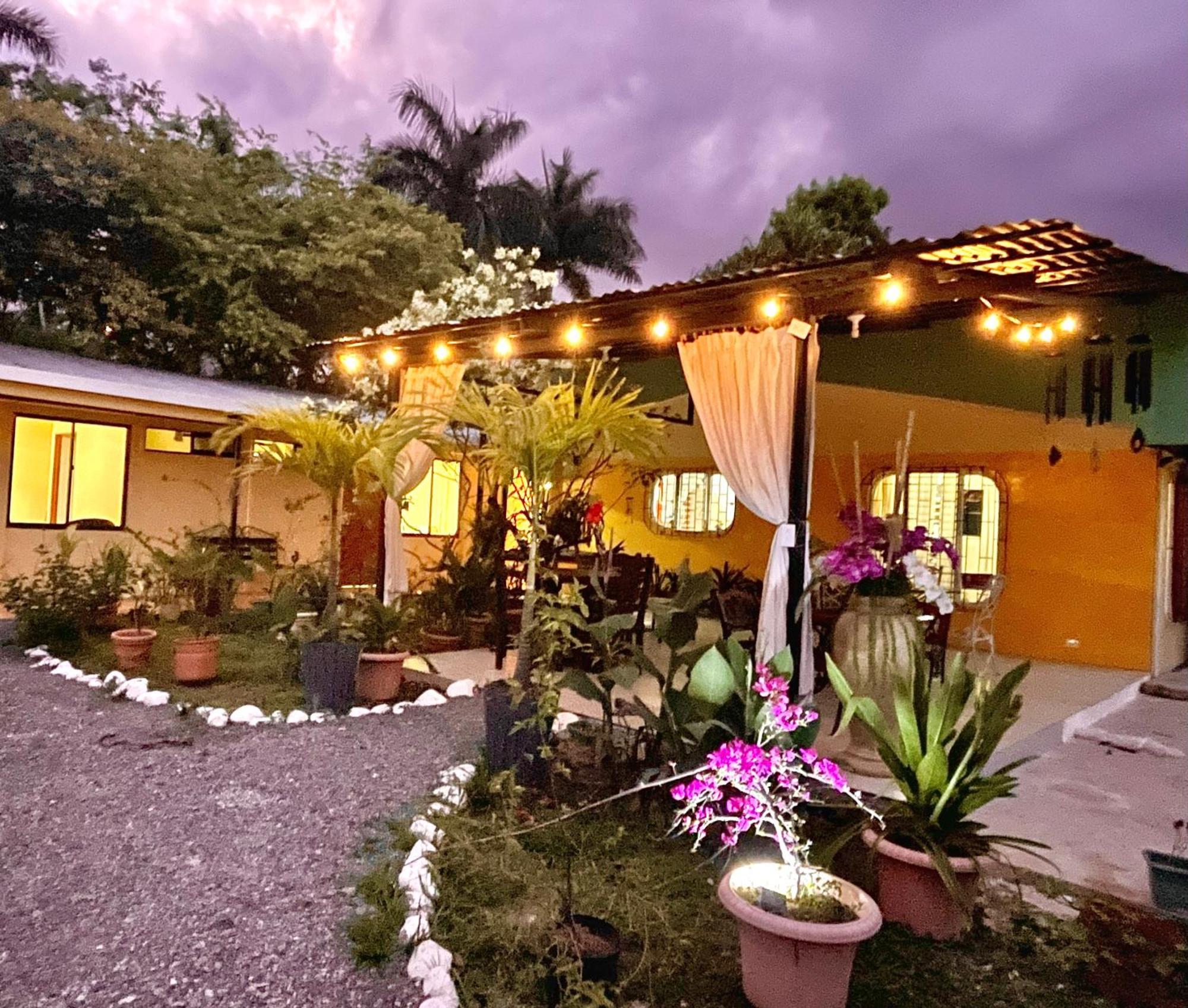 Hotel Tierra De Volcanes La Fortuna Exterior foto